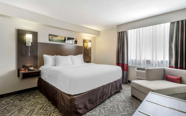 Comfort Inn & Suites Pacific - Auburn