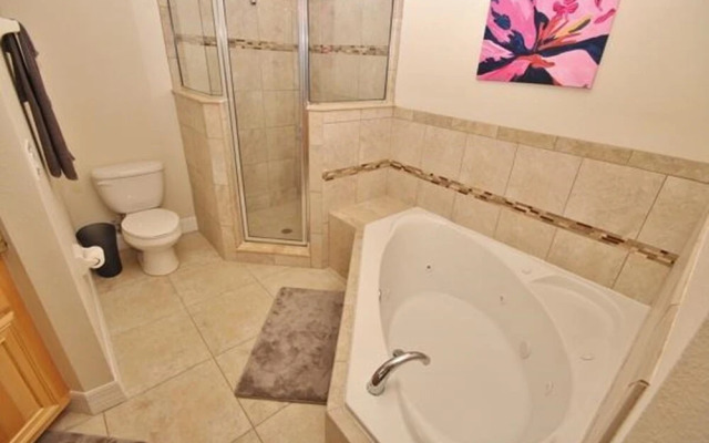 Oceanwalk 17-502 Apartment 2