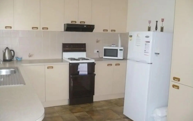 Parklake Holiday Units