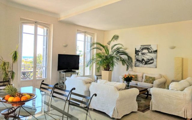 Citilet Louis Blanc 1,2,3 - Three gorgeous, open-plan apartments