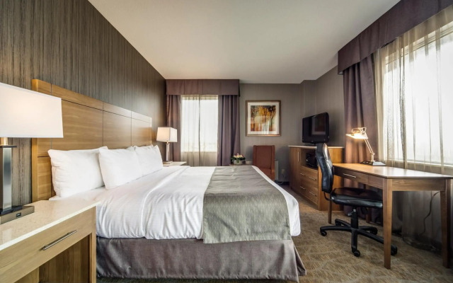 Monte Carlo Inn Airport Suites