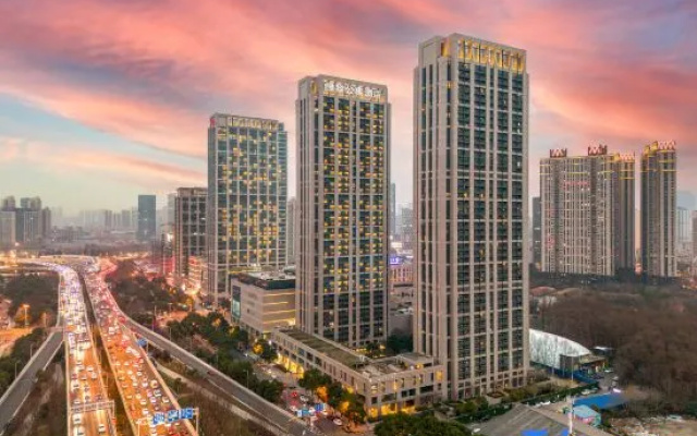 TULIP LODJ t Hotel (Wuhan Fanhai CBD Hankou Railway Station Branch) – Outside – Wuhan