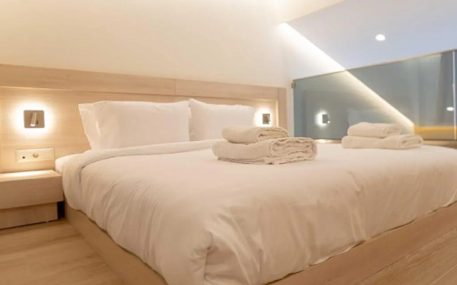 Mirror Hotel