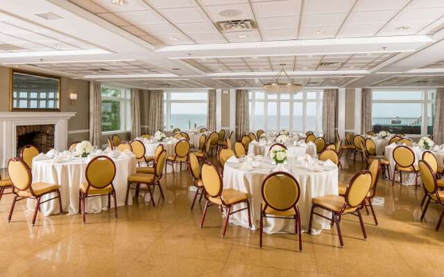 Water's Edge Resort & Spa