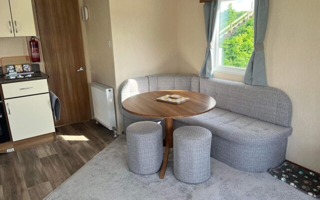 3 Bed 8 Berth Caravan With Decking Free Wifi