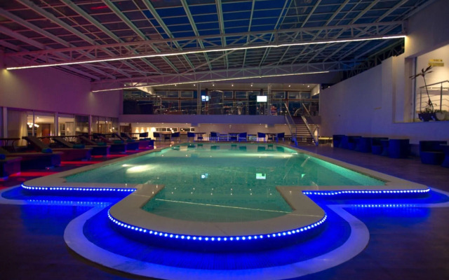 Diamond Plaza Apartments