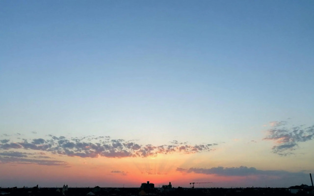 SunsetView Apartment