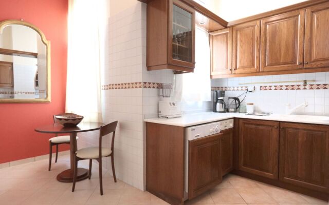 Pagrati Penthouse Apartment