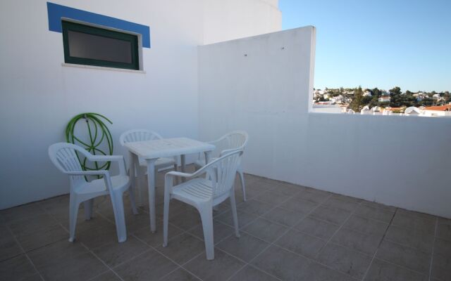 Urban Beach O Lirio