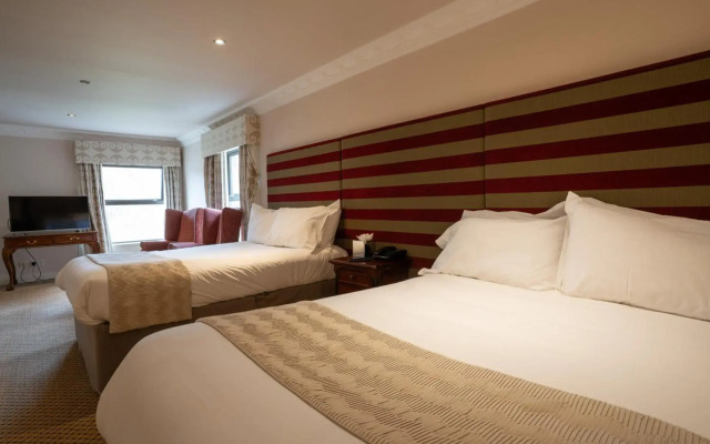 Waterton Park Hotel