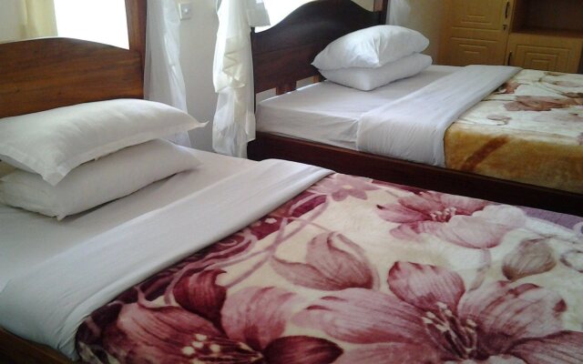 Flamingo Safari Lodge
