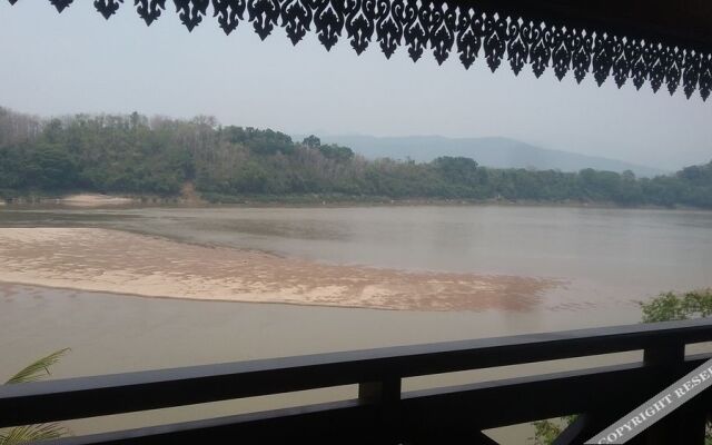 Sengmany Riverside Hotel