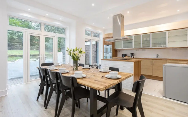 Pillo Rooms - 4BR House near Heaton Park