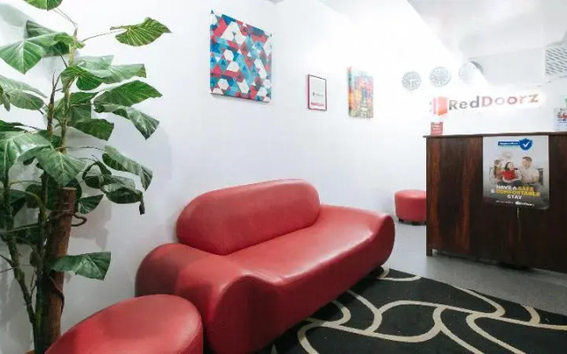 RedDoorz near Pasay Rotonda