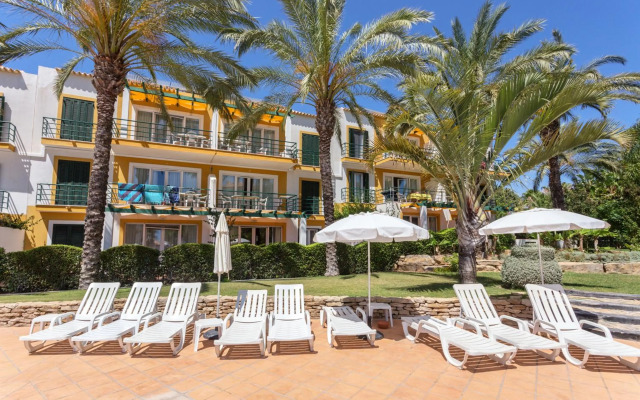 sunny apartment with sea view