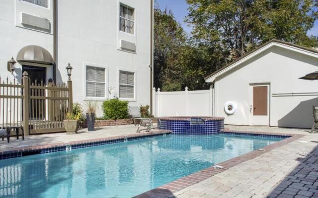 Spark By Hilton Lafayette South