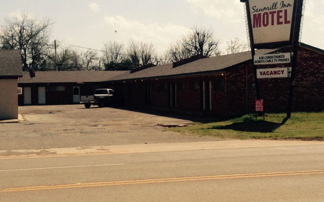 Sawmill Lodges Motel