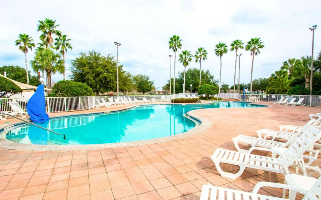 Clarion Suites Maingate