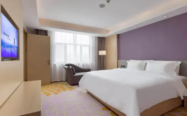 Echarm International  Guangzhou Baiyun International Airport Huadu Plaza Branch - Free Deliver Service to Guangzhou Baiyun International Airport & Free Deliver Service to Canton Fair Complex During Canton Fair Period