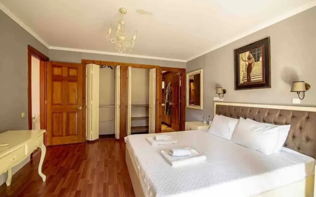 Very Special Villa, 6 and 3 Great For Family Reunions