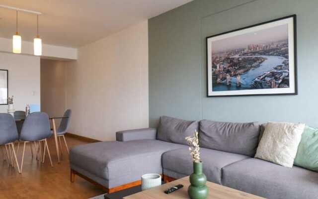 w Amazing 3BR With Balcony in Miraflores