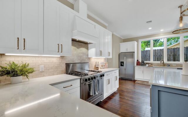 Heart of Fredericksburg With Pool Hot-tub&grill