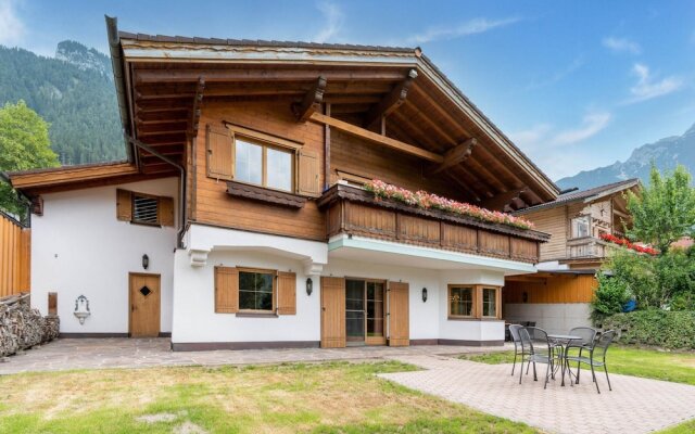 Charming Holiday Home in Maurach am Achensee