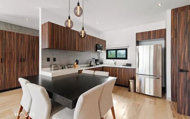 2 BR Apartment With Spacious Loft Close From Beach Zone