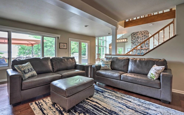 Lakefront Haven: Family-friendly Sunrise Beach Gem