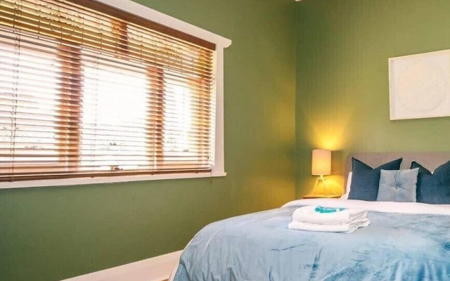 Treasure on Bagot-Free Wifi/Netflix-Close to CBD