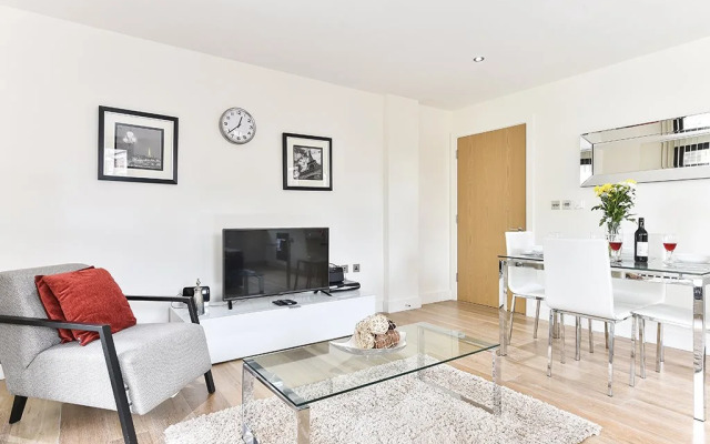 Deluxe London Bridge Apartment