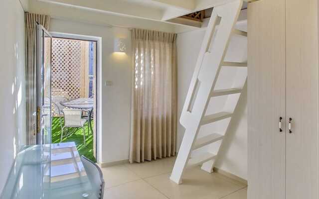 Luxury In German Colony, 3 Bedroom