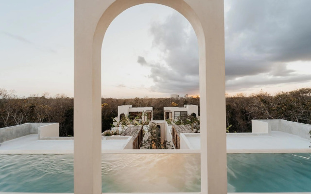 Villa Torana 4br/8pp Private Pool Rooftop Security