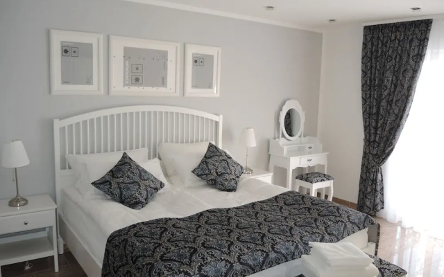 Merkel Villa Apartamente
