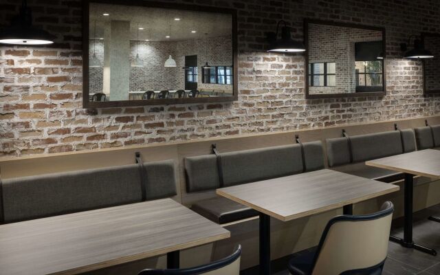 Embassy Suites By Hilton Bowling Green