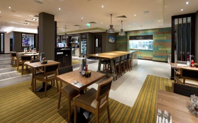Premier Inn London Southgate Hotel