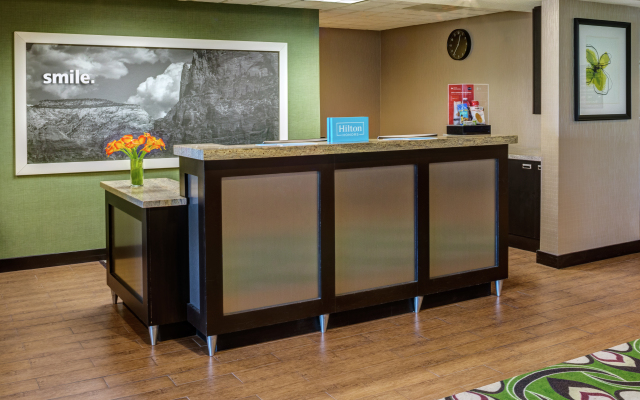Hampton Inn & Suites Palm Desert