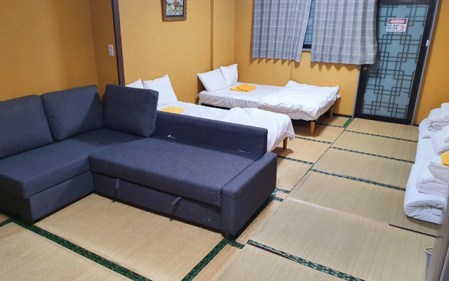 Shinjuku Sky Capsule – Guest Rooms – Tokyo