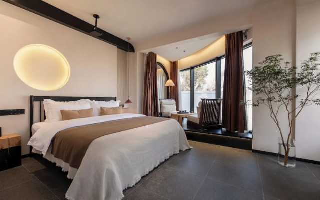 Anyu Aranya Collection Sea View Resort Hotel