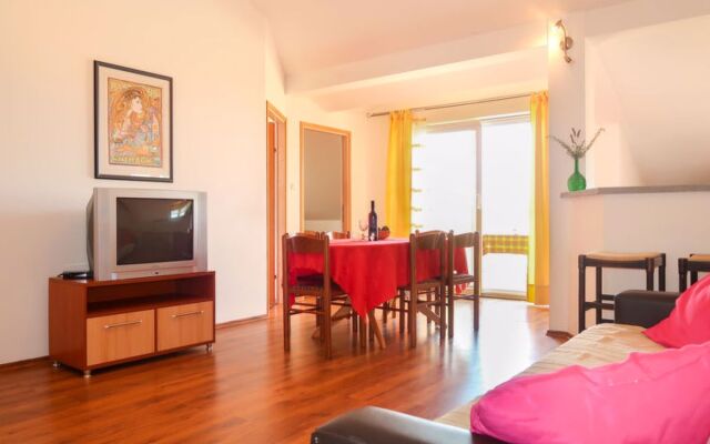 Apartment Dora Spiez 33171