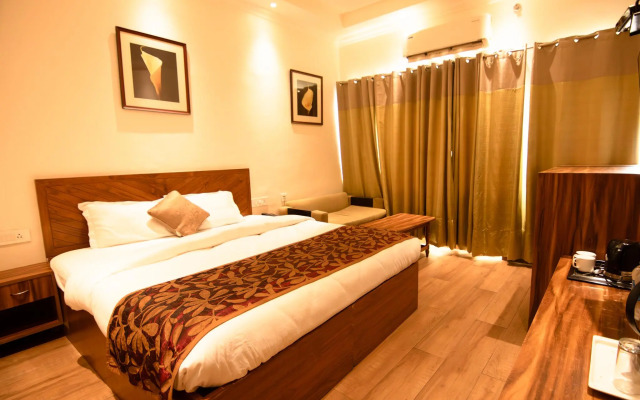Jullundur Hotel