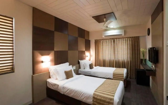 Skylark Business Hotel