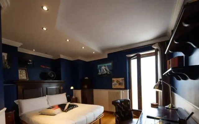 Navy Apartment by Wonderful Italy