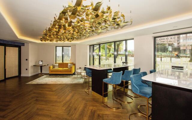 Sleek 6-Guest Apt at St  Martin s  Bham