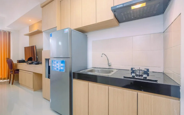 Comfort Studio The Oasis Apartment near Waterboom Cikarang