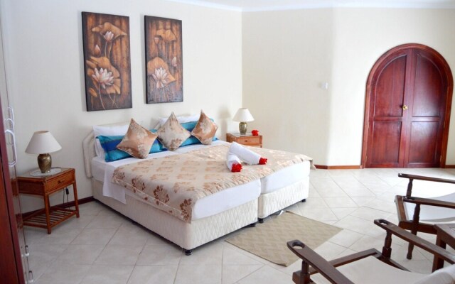 Villa With 5 Bedrooms in Machabee, With Pool Access, Enclosed Garden a