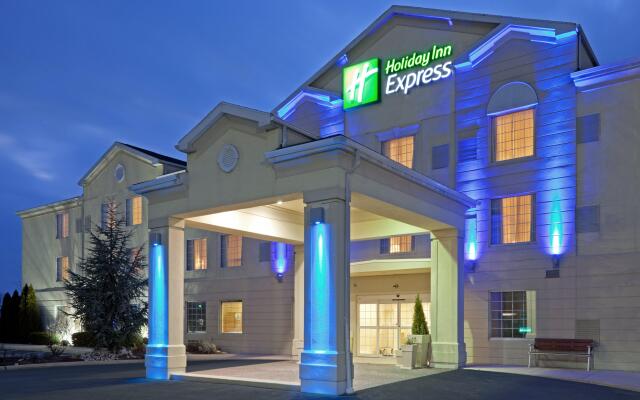 Holiday Inn Express And Suites Reading, an IHG Hotel