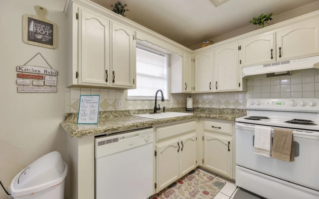 Pet-friendly Edinburg Apartment With Pool Access!