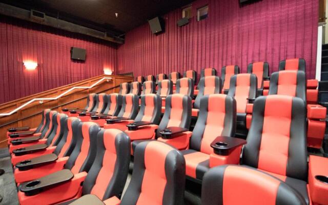 Portlander Inn and Marketplace