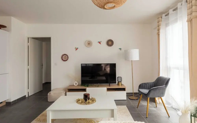 Charming Apartment 2br/4p - Near to Lyon